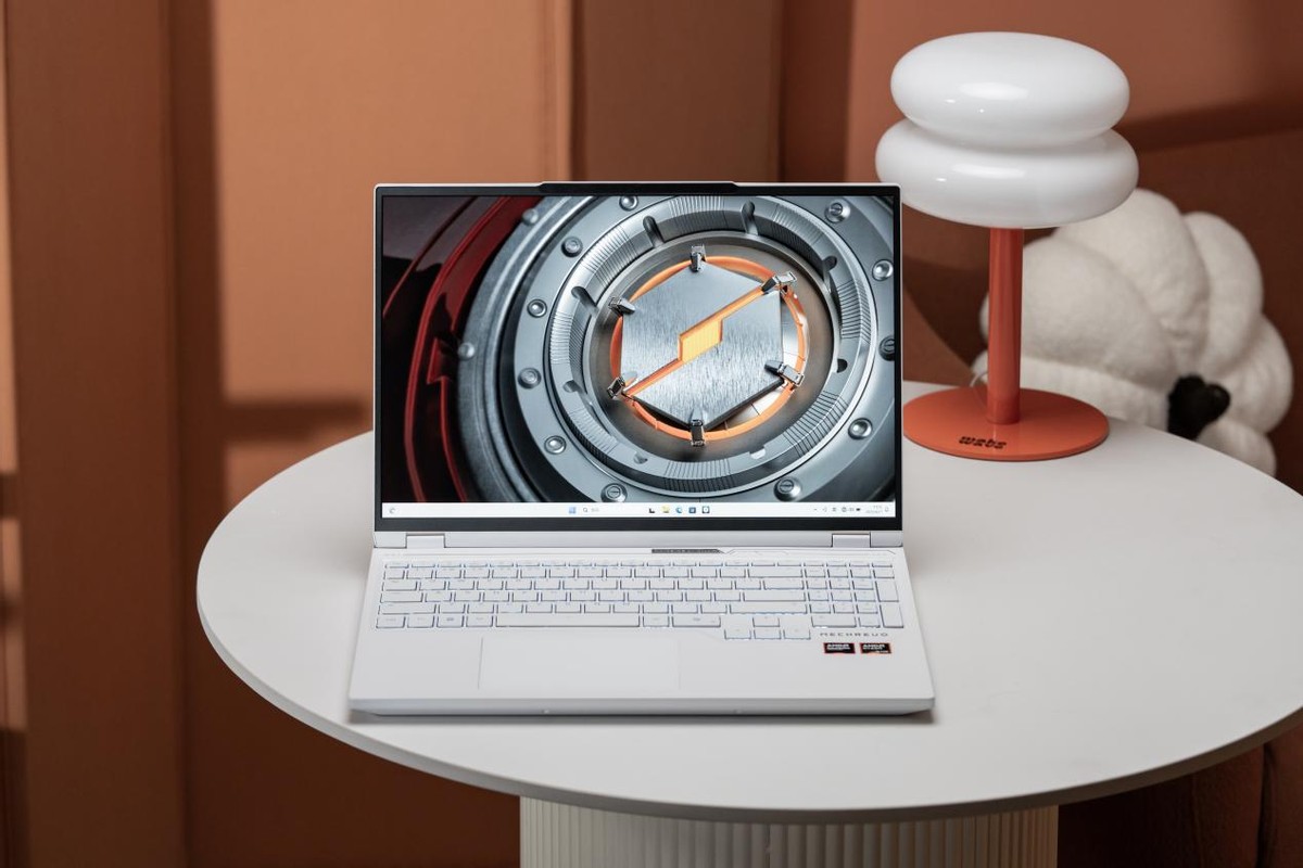 9955HX对275HX巅峰局，发烧电竞本旗舰U谁更强？