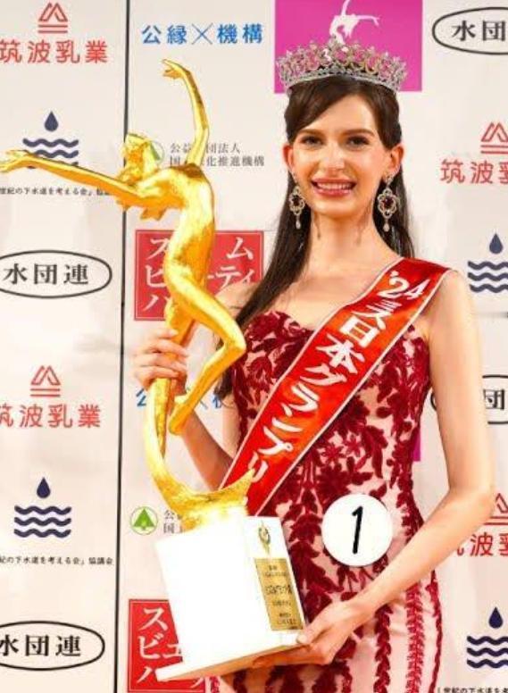 乌克兰女孩拿了日本小姐的选美称号，原本就已经争议漫天，结果这个冠军还介入了人家的