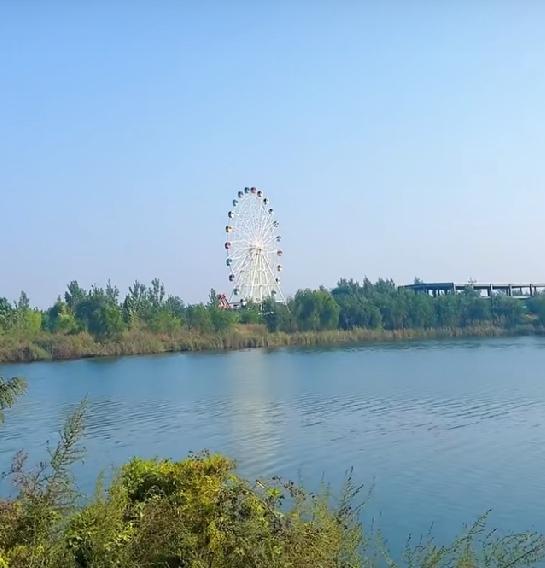 分享你随手拍的风光曹县八里湾摩天轮