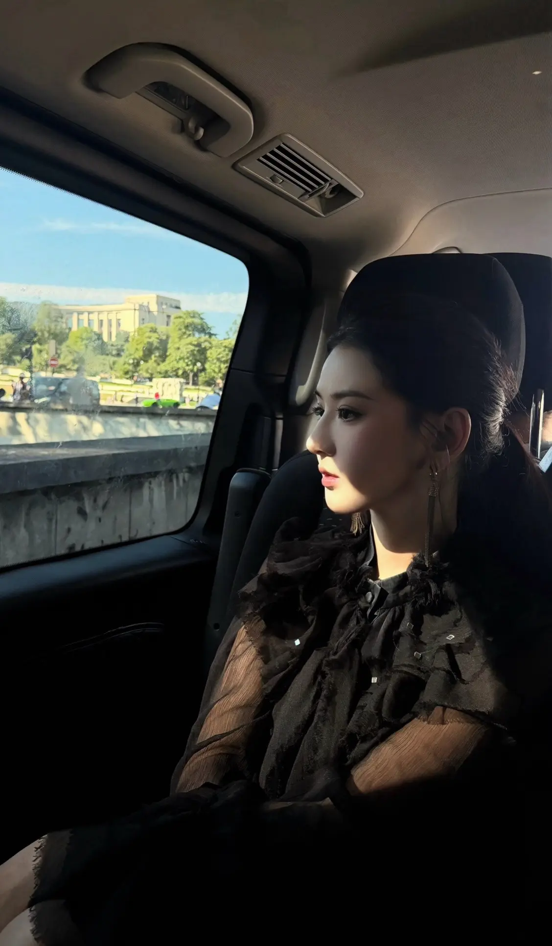 命运的强悍之处在于 当你回头看时 发现想要抵达此时此刻的此处 过程竟不可增减一字