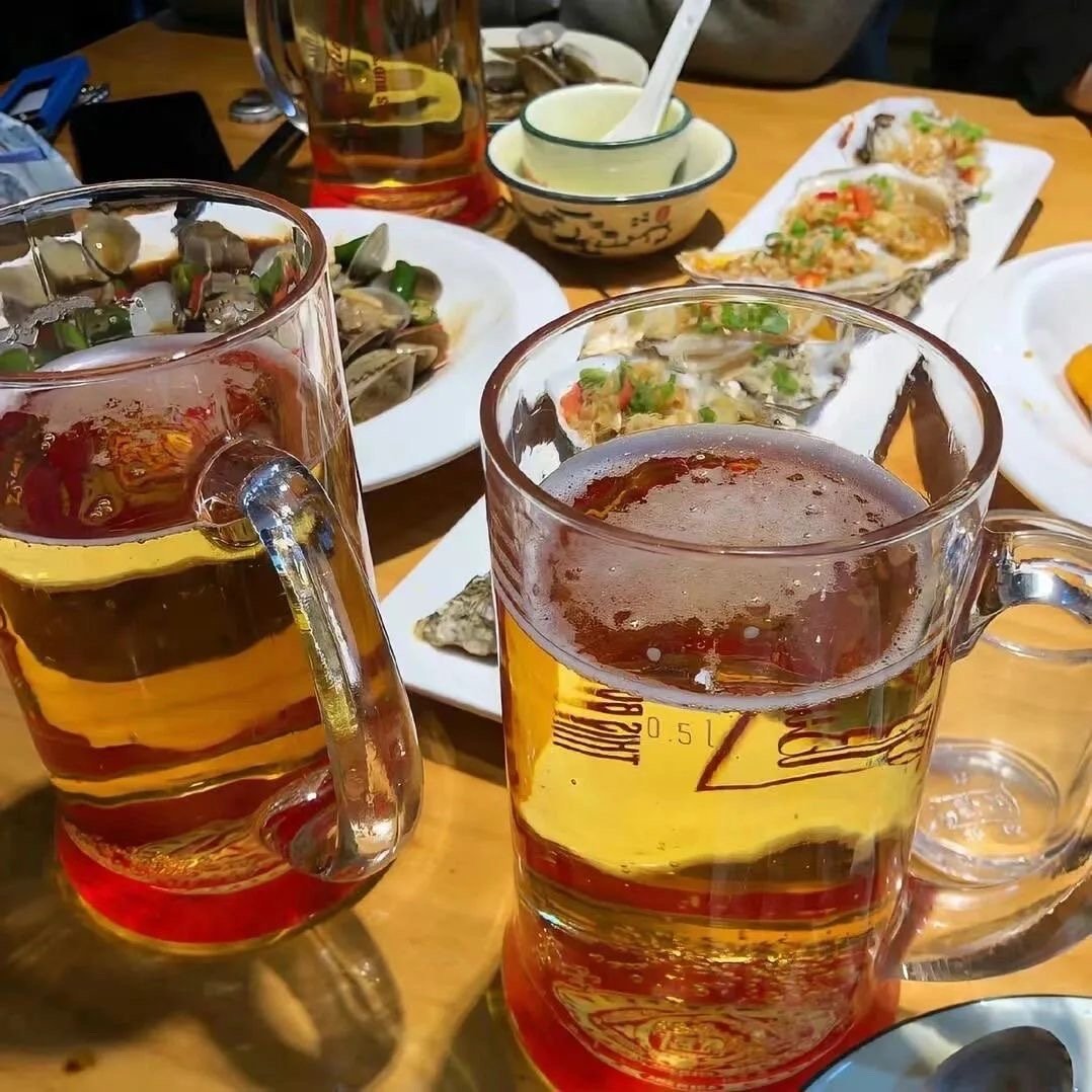 🥂ᵕ̈ᏨᎻᎬᎬᏒᏕ 𖠚ᐝ友情保鲜的秘诀就是 .常常 酒酒🥂 ​​​
