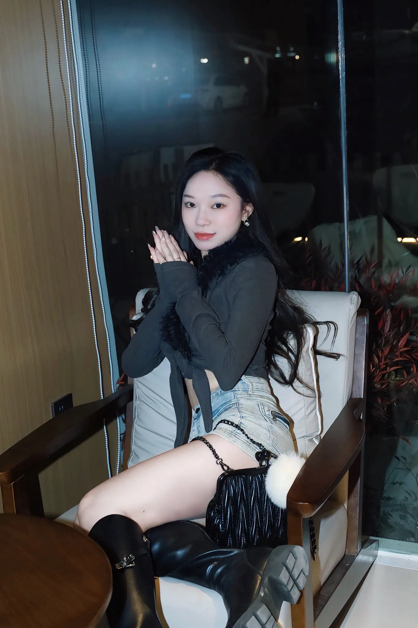 比美貌更有杀伤力的是自信大胆  野心明媚  你的张扬 向上生命力