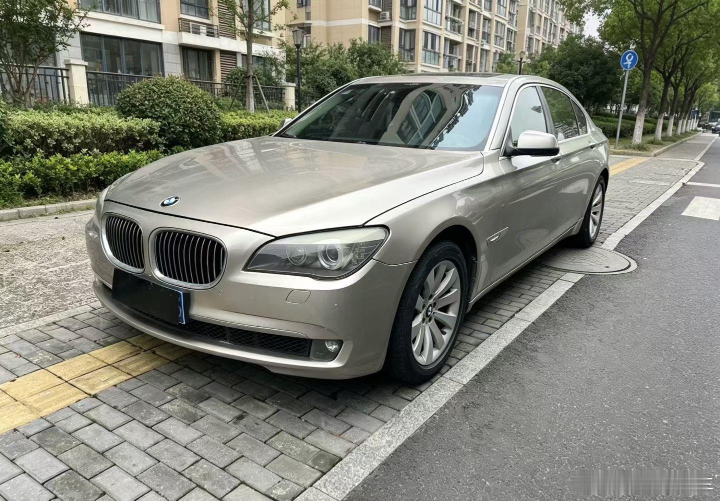 09年宝马740Li 一手车 18万公里 车况极品 费用到下半年 批发价格3万多