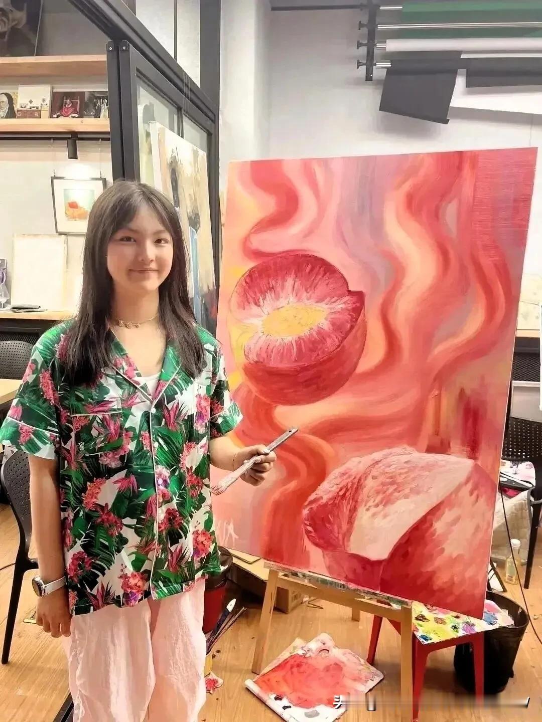 王诗龄深夜画的桃子，爆拍卖价格高达百万！
大家热议的焦点在于，这个才13岁的小姑