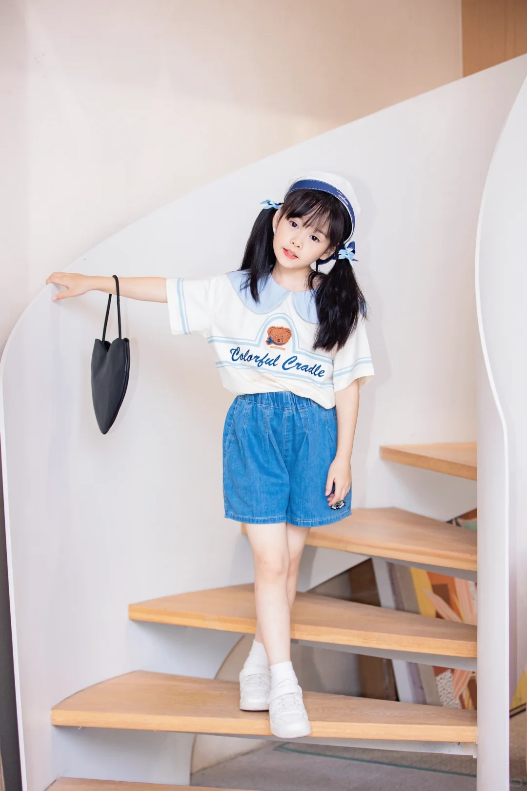 二年级即将结束，还没选上班花～估计是悬了