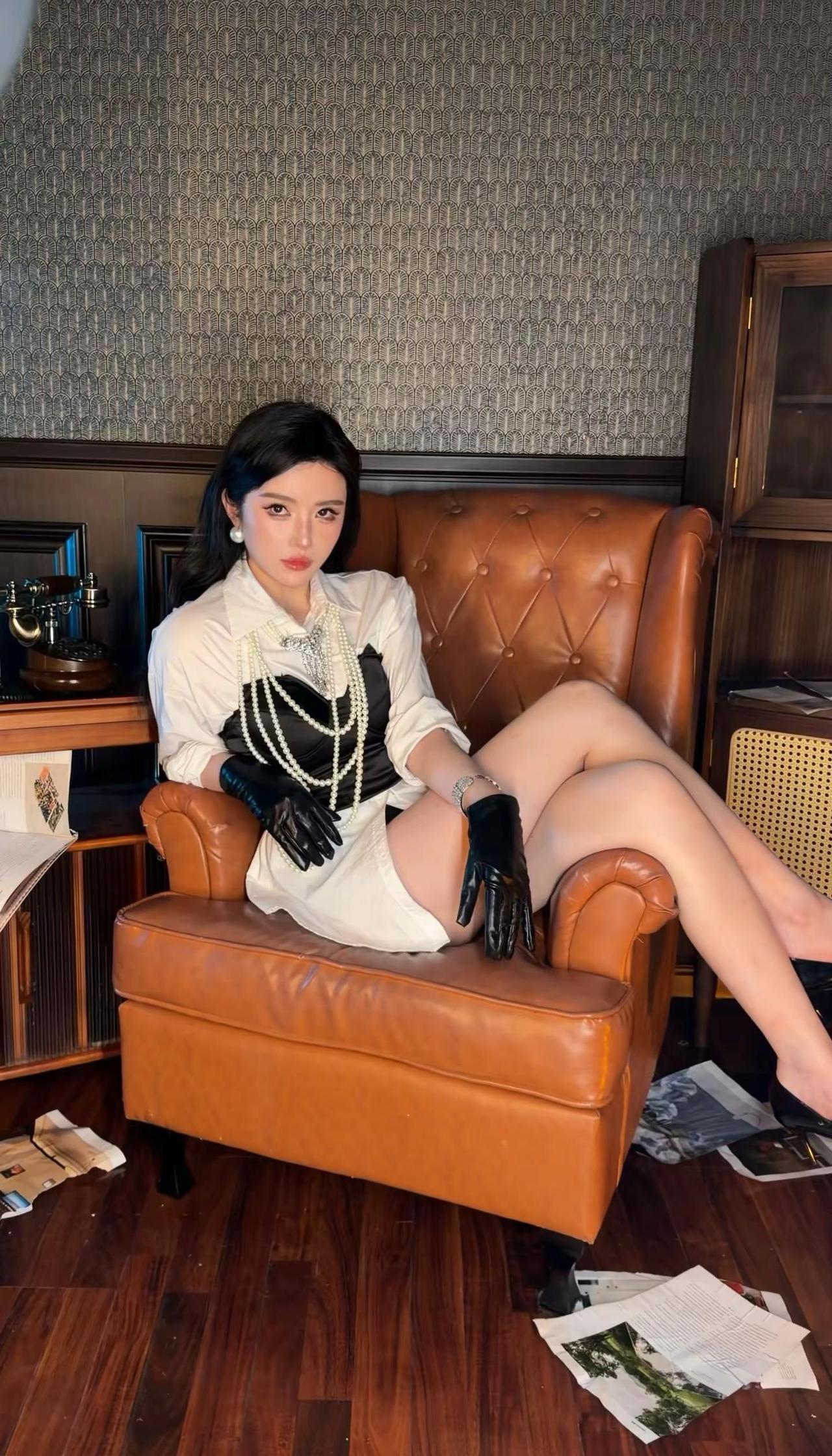 重生之嫁到豪门当阔太 ootd穿搭高智感穿搭 今日份高智感look 白衬衫yyd