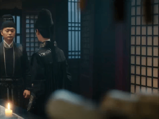 #江心白开始暗爽# 颜心记有自己的暗爽哥！上一秒还在和姚乾书对工作，下一秒收到颜