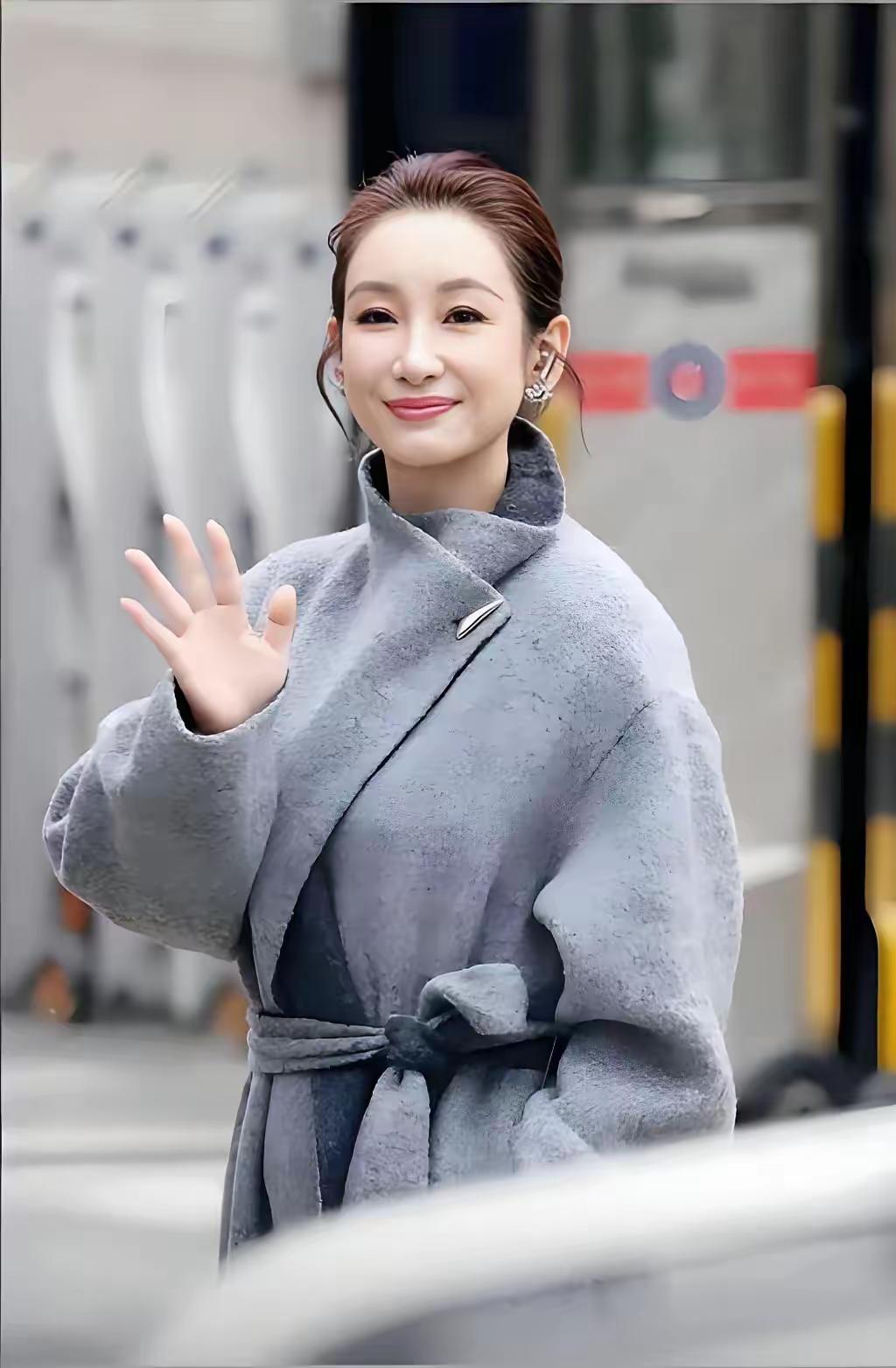 秦海璐说：“我高考的时候数学满分150，我考了4分，英语满分150分，我考了27