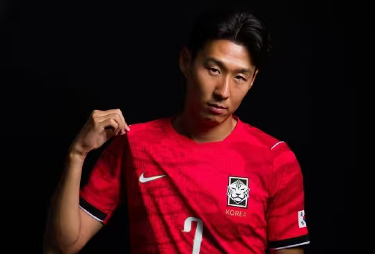 韩国日本网友对骂随着日本与瑞典踢成平局，韩国球迷心愿落空，不少人指责日本下半场踢
