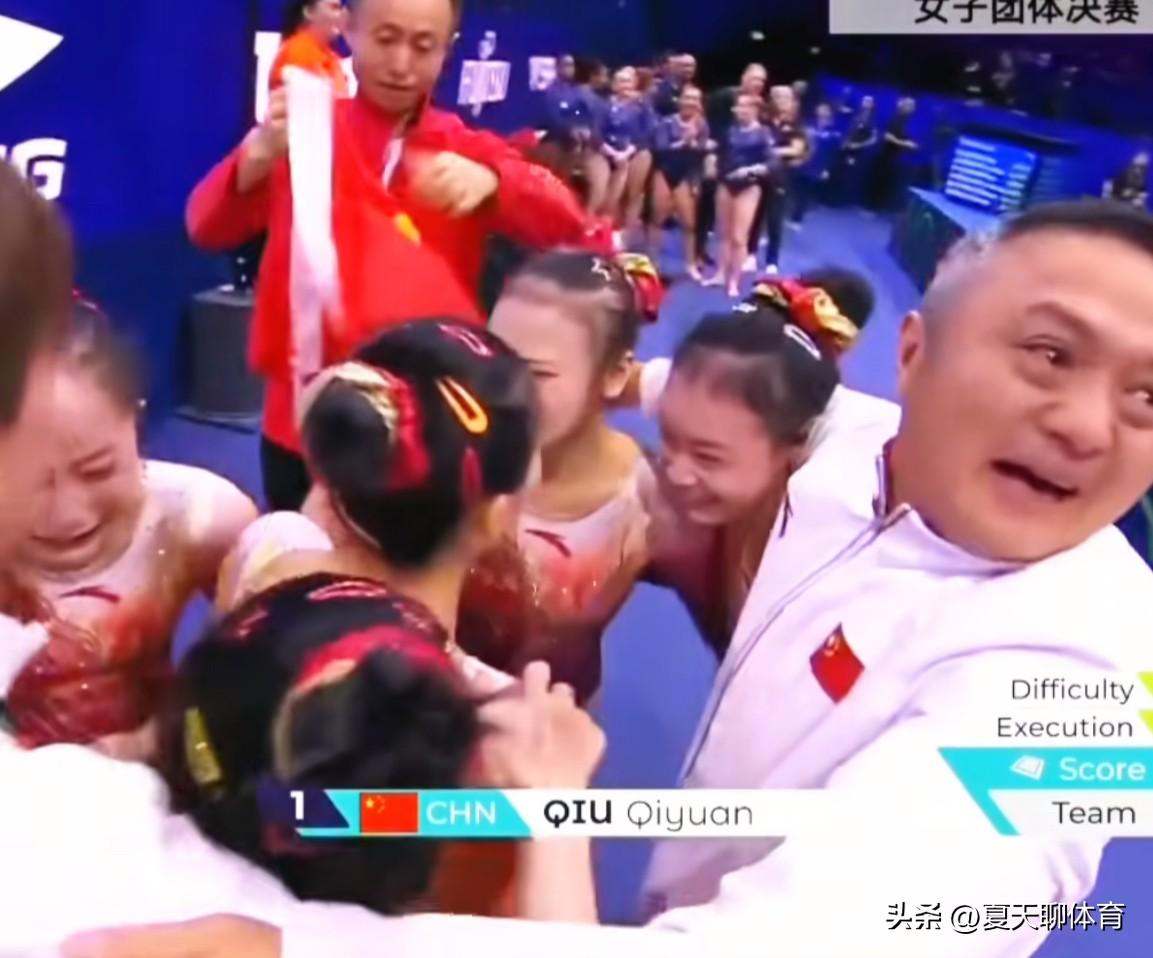 原来杜思雨在领奖台上嚎啕大哭，教练团队也哭了！退役后的杜思雨选择在去年复出，在国
