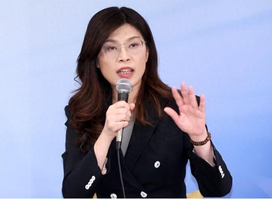 中国“国民党主席”郑丽文正式宣布，
7月17日，针对台北市长蒋万安号召民众上街头