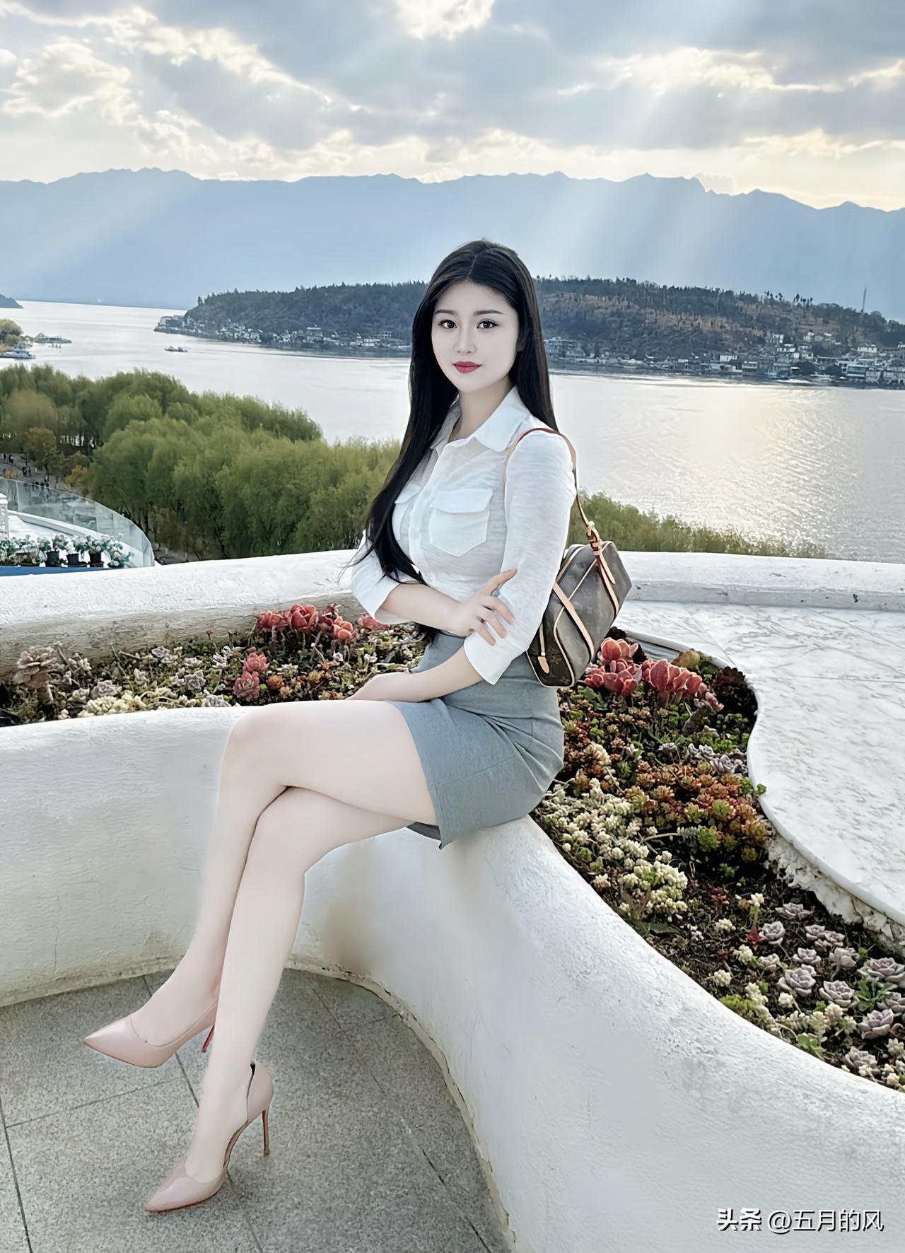 你信不信

十个男人有九个会想别人的老婆

十个女人有九个会想别人的老公

这并