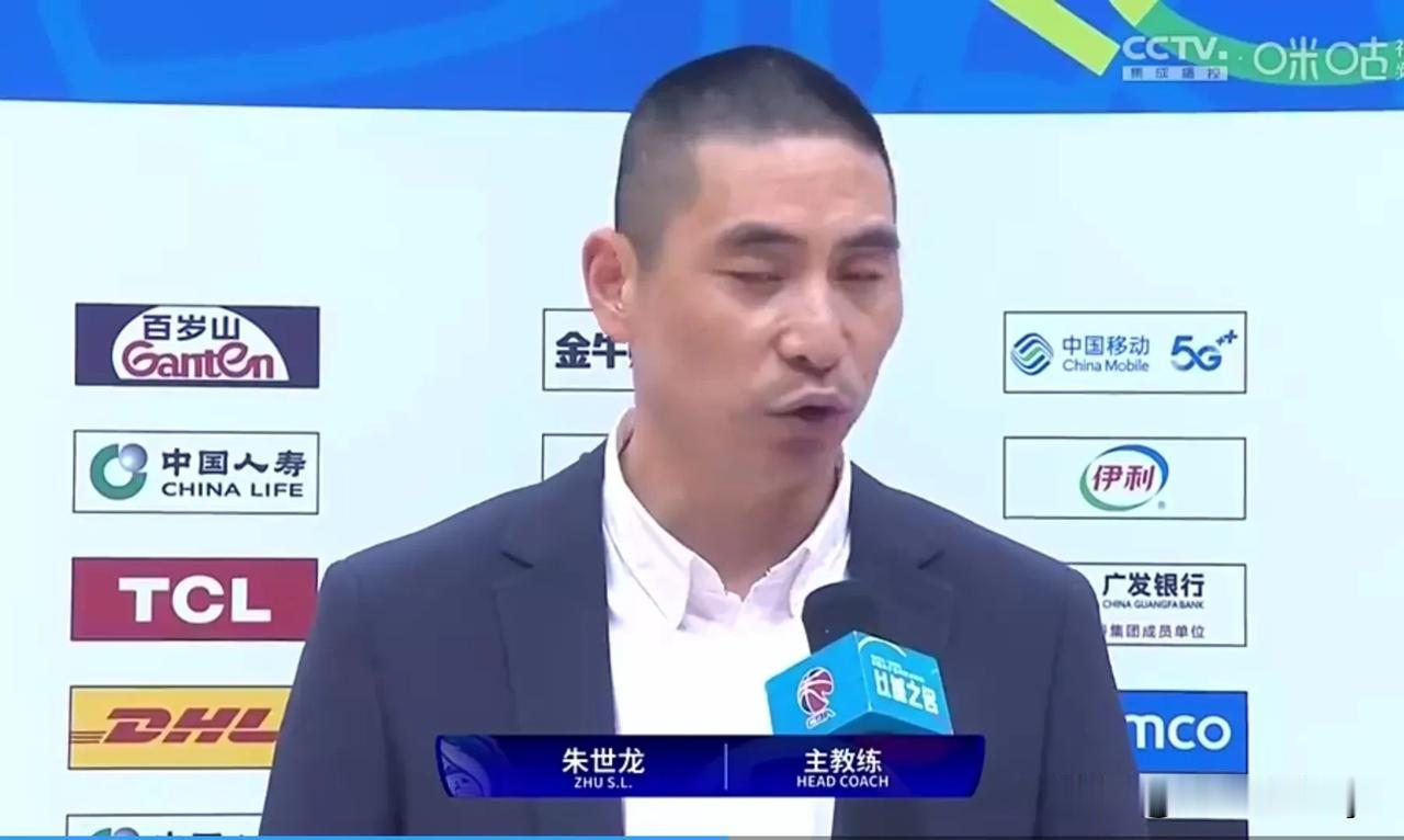 随着江苏男篮99：101惜败福建男篮，本场比赛暴露出3个可笑的事实。

1. 比