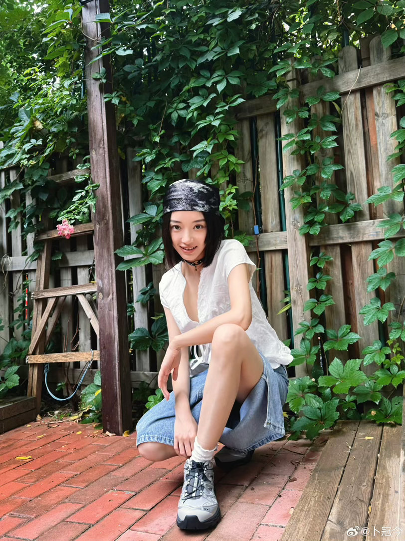 小果调的挺好看的，不算很僵也不肿，比原生脸美。 