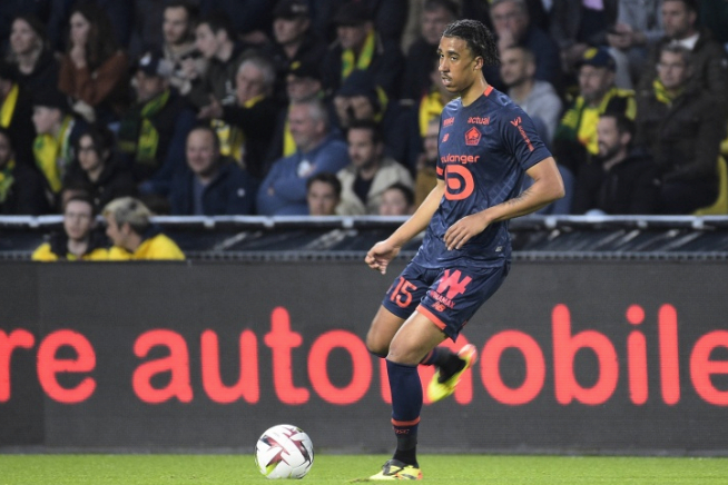 罗马诺：约罗团队开始审核曼联的合同，红魔希望尽快完成转会7月17日讯 据知名记者