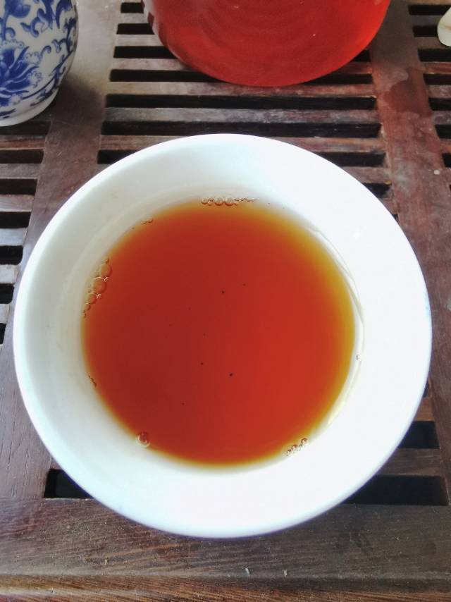 好友在微信上问我认识不认识教育部的领导，他们学校要上博士点，需要找找人。我说我不