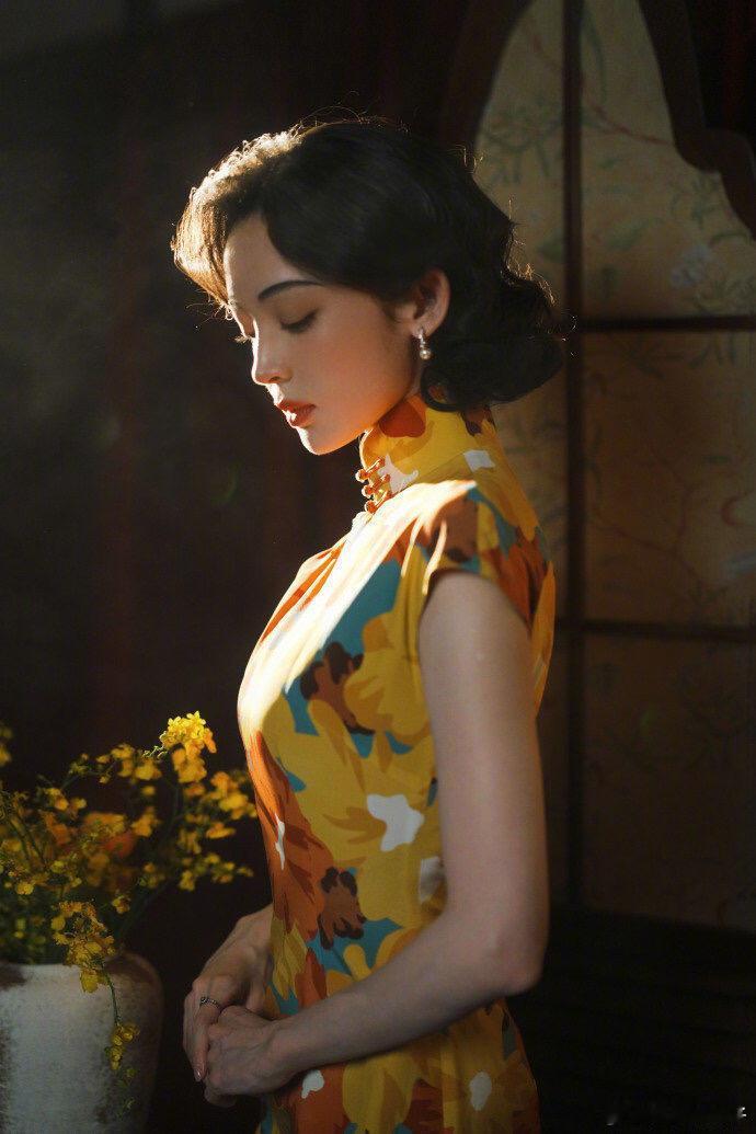 娜扎演技 进步醒来开播以后亮点好多，值得注意的就是娜扎的演技，看得出来眼神的拿捏