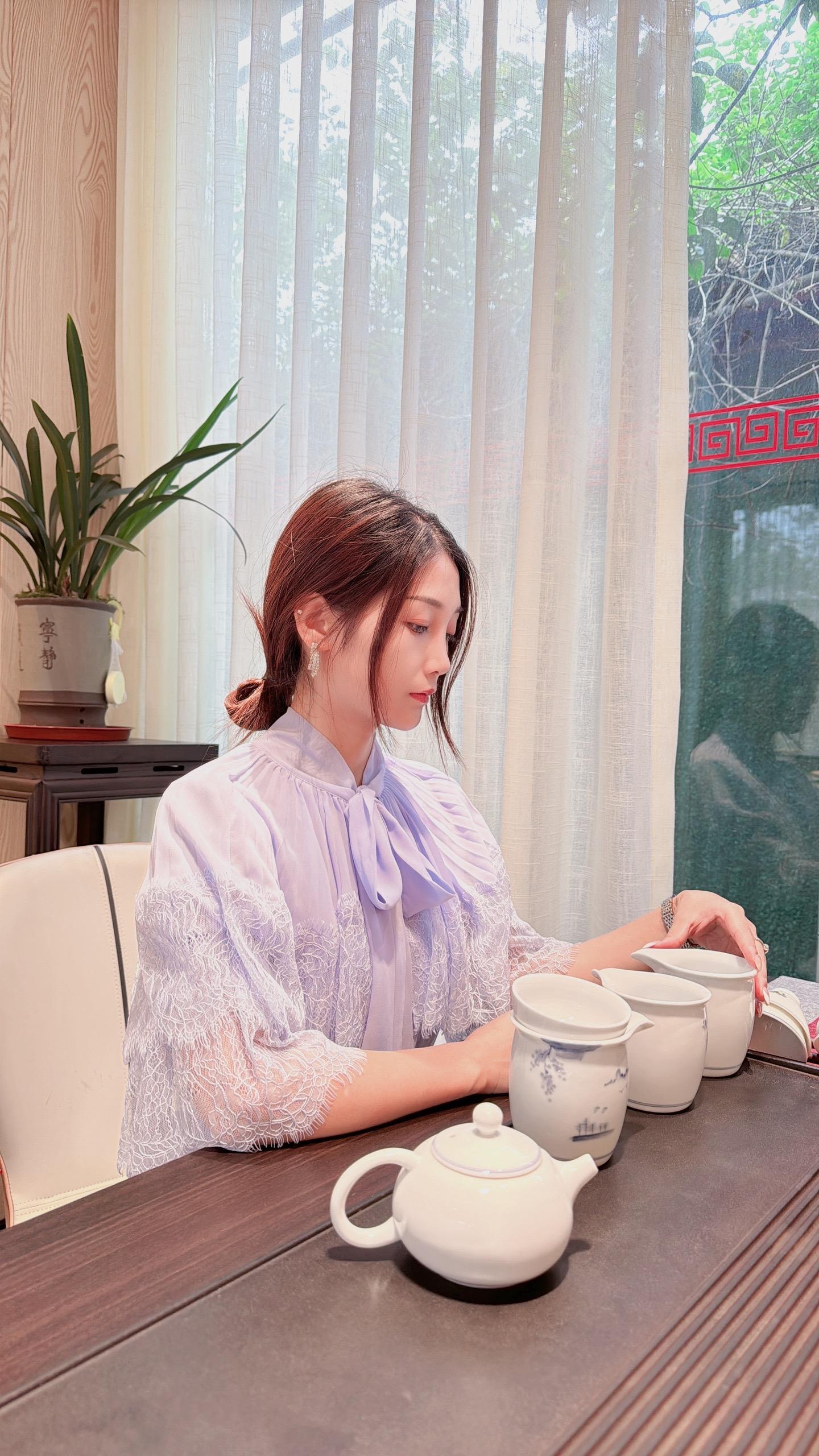 年轻的时候总想逆流而上，年纪大了才明白，人要顺势而为。