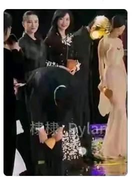 能信王鹤棣的黑通稿吗？
你们说的最“狂妄”的人，星光大赏领奖台，唯一对观众鞠躬的