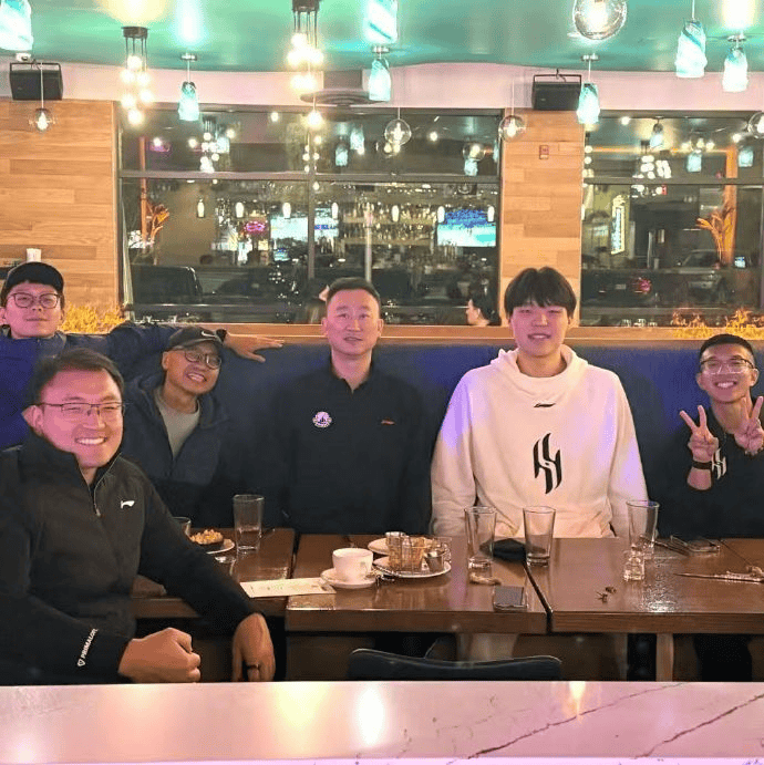 刘维伟：杨瀚森和克林根赛前热身不是一组，因此没看到小杨