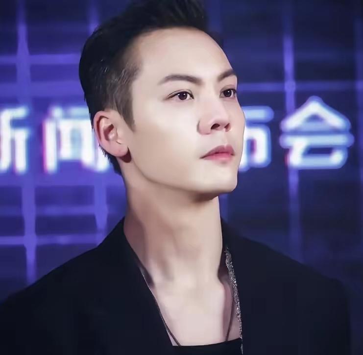 老公一句话点醒我！纠结何穗不算惊艳，为啥能拿下陈伟霆？他笑着说“你不懂男人看啥”