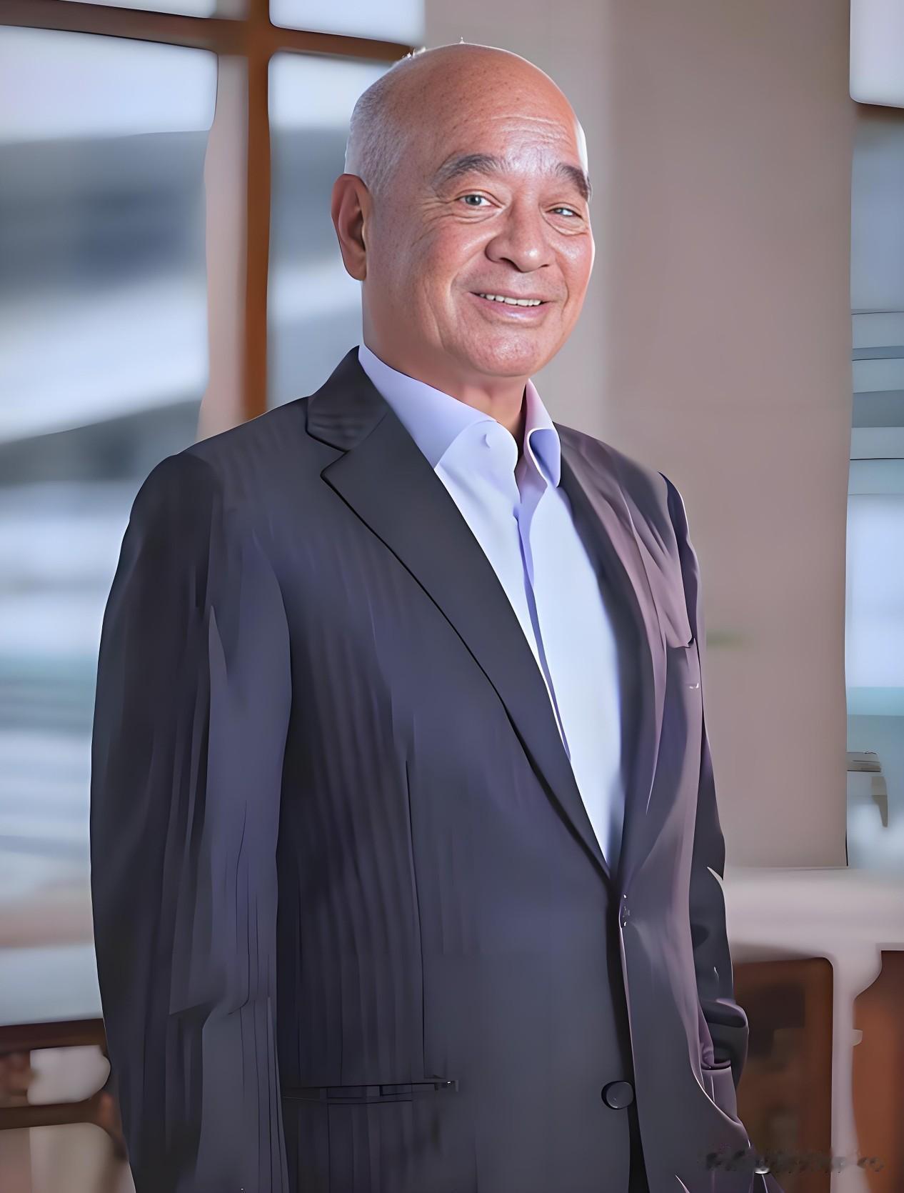 郑家纯——2026香港富豪榜排第三位

当年那个让特朗普坐在谈判桌前，连鱼头都不