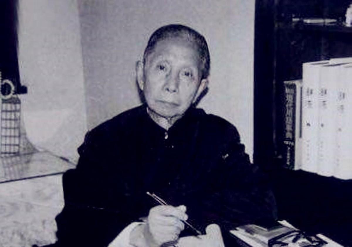 蒋介石“女婿”的传奇人生：亲密协作中共，成功策反汤恩伯，还享年106岁，他究竟有