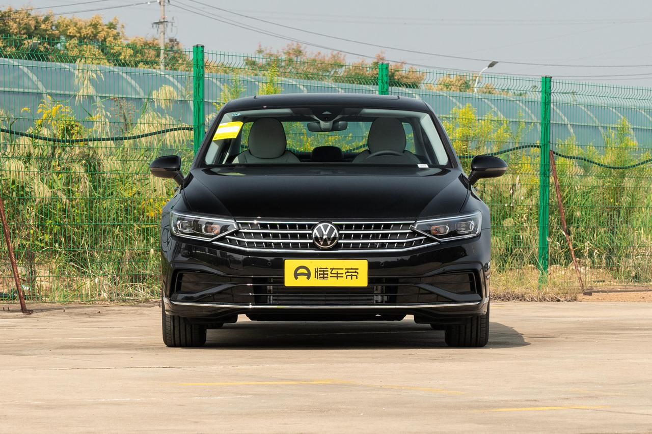 养车真没那么吓人，我算了一笔账，2026款迈腾甄选版开两年，月均花销就一千四百出