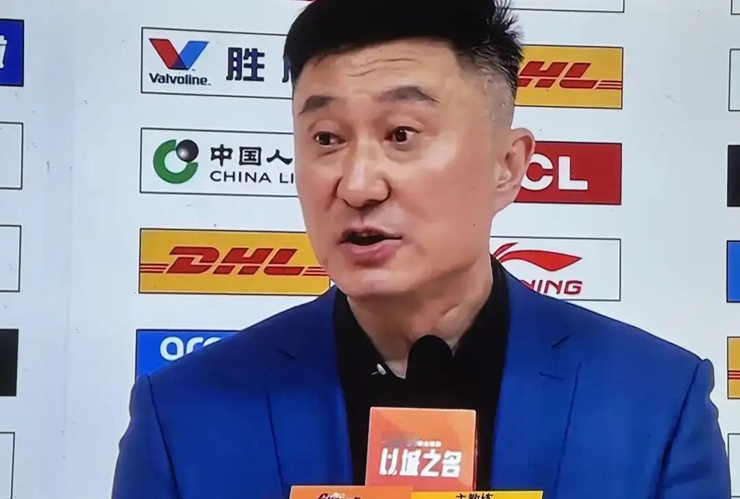 广东7连胜背后，山西主场不败被撕碎
 
最后30秒，山西球迷嗓子喊哑了，球还是滑