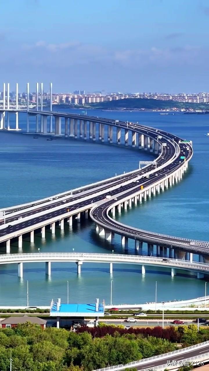 青岛胶州湾大桥，火出了圈，成了外省游客打卡的新地标！
