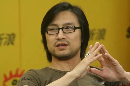 什么是中国音乐教父，评价的标准是什么，这个官方媒体没有给出过确切的定义。

曾经