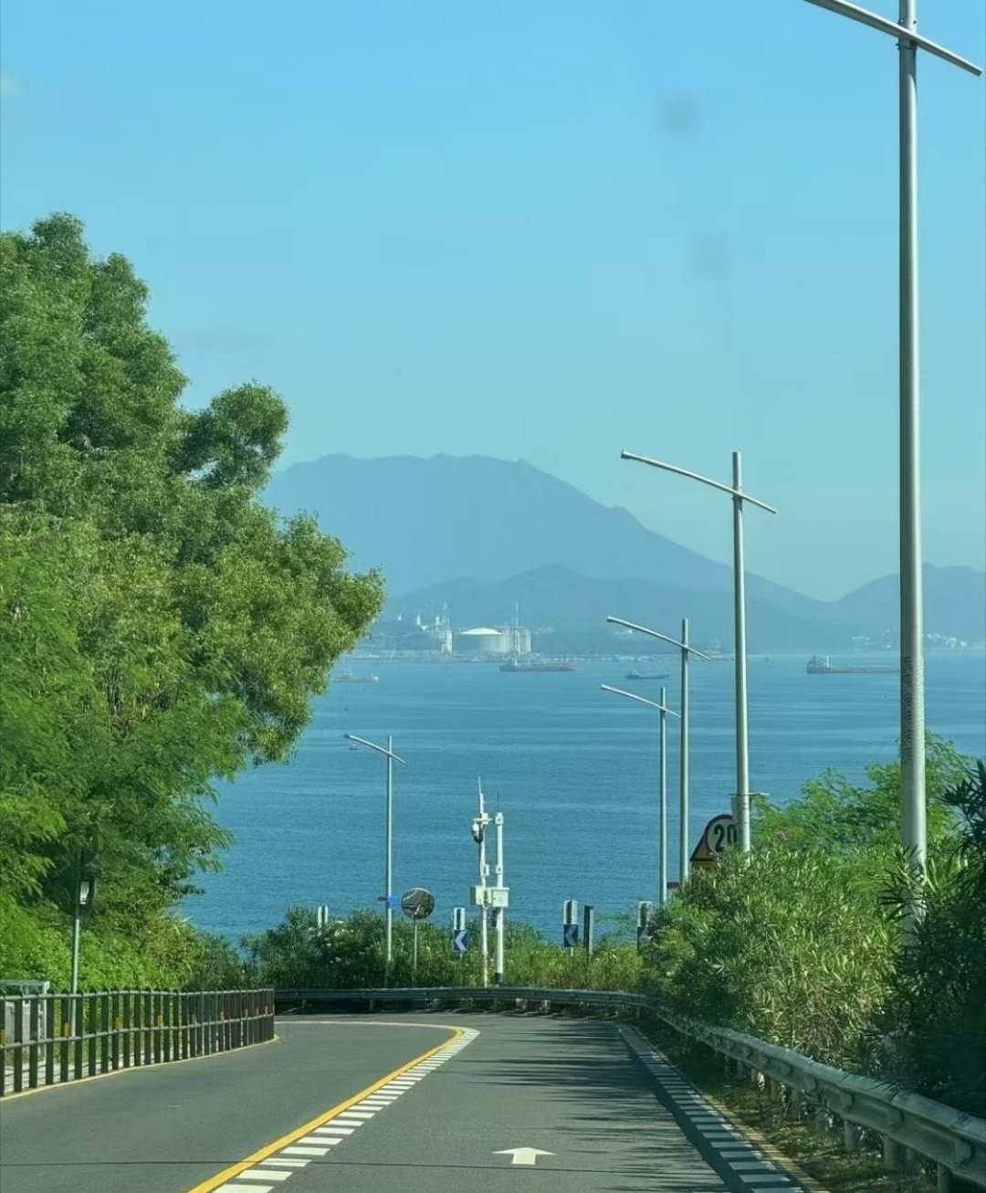 玩家式心态探索世界不较真、不内耗，把遇到的事都当成体验，把难题当成闯关。轻松一点