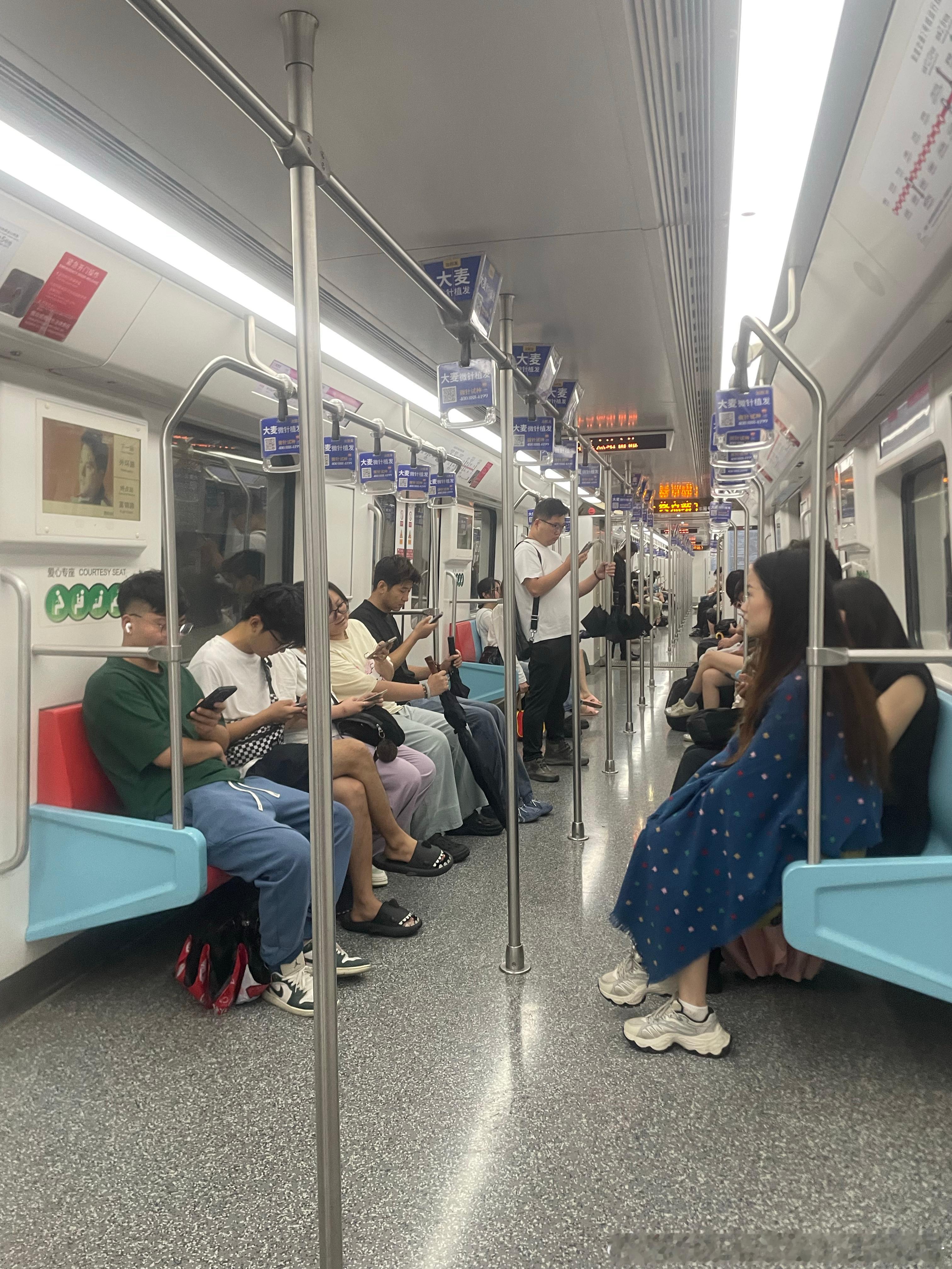 【上海地铁8月9日实施运营调整上海地铁 】)，上海地铁1号线从莘庄始发客流情况（