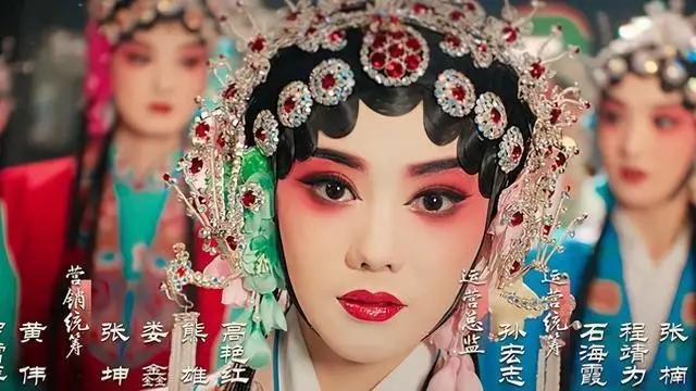 终于，年代大剧还是由陕系帮派再一次完美推出在国人的眼眸前。看了前几集，心里很是一
