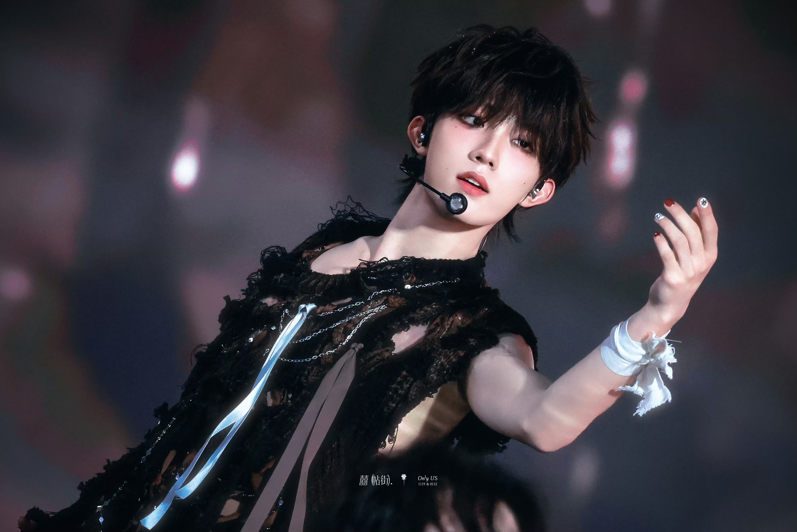 肖战朱志鑫苏新皓VOGUE最佳穿搭从沉稳贵气到少年锋芒，衣品与颜值双双在线，每一