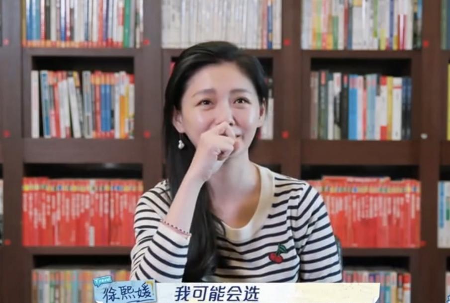 一个女人最高级的活法，不是塞满爱马仕的衣帽间。
而是她临走前，被反复提及的那句话