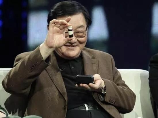 翟俊杰，万万没想到，自己给女儿的礼物，竟会惊诧不已，泪水夺眶而出。

这份礼物，