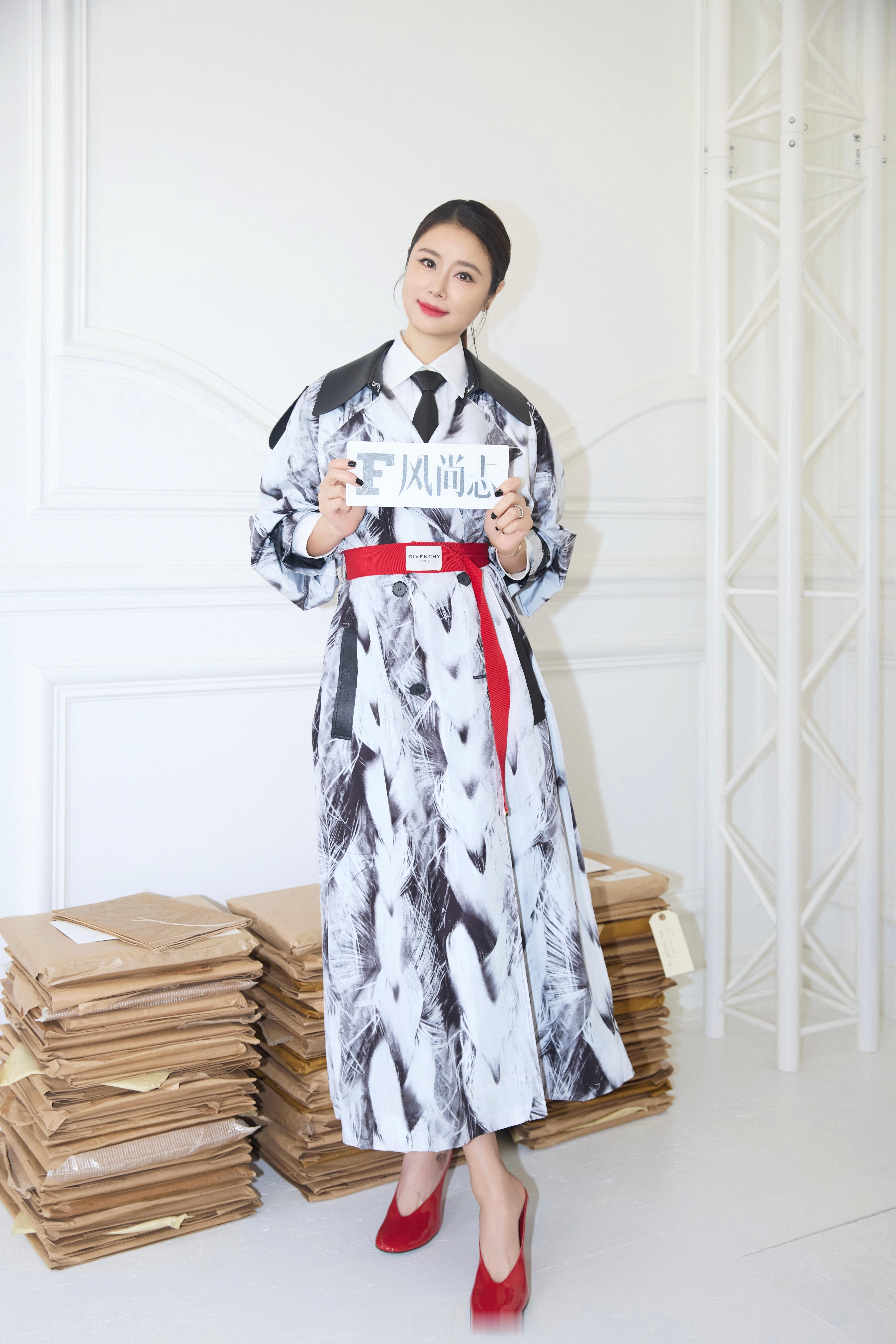 林心如[超话] 林心如太美了吧[哇][哇][哇][哇] 林心如巴黎时装周 ​​​