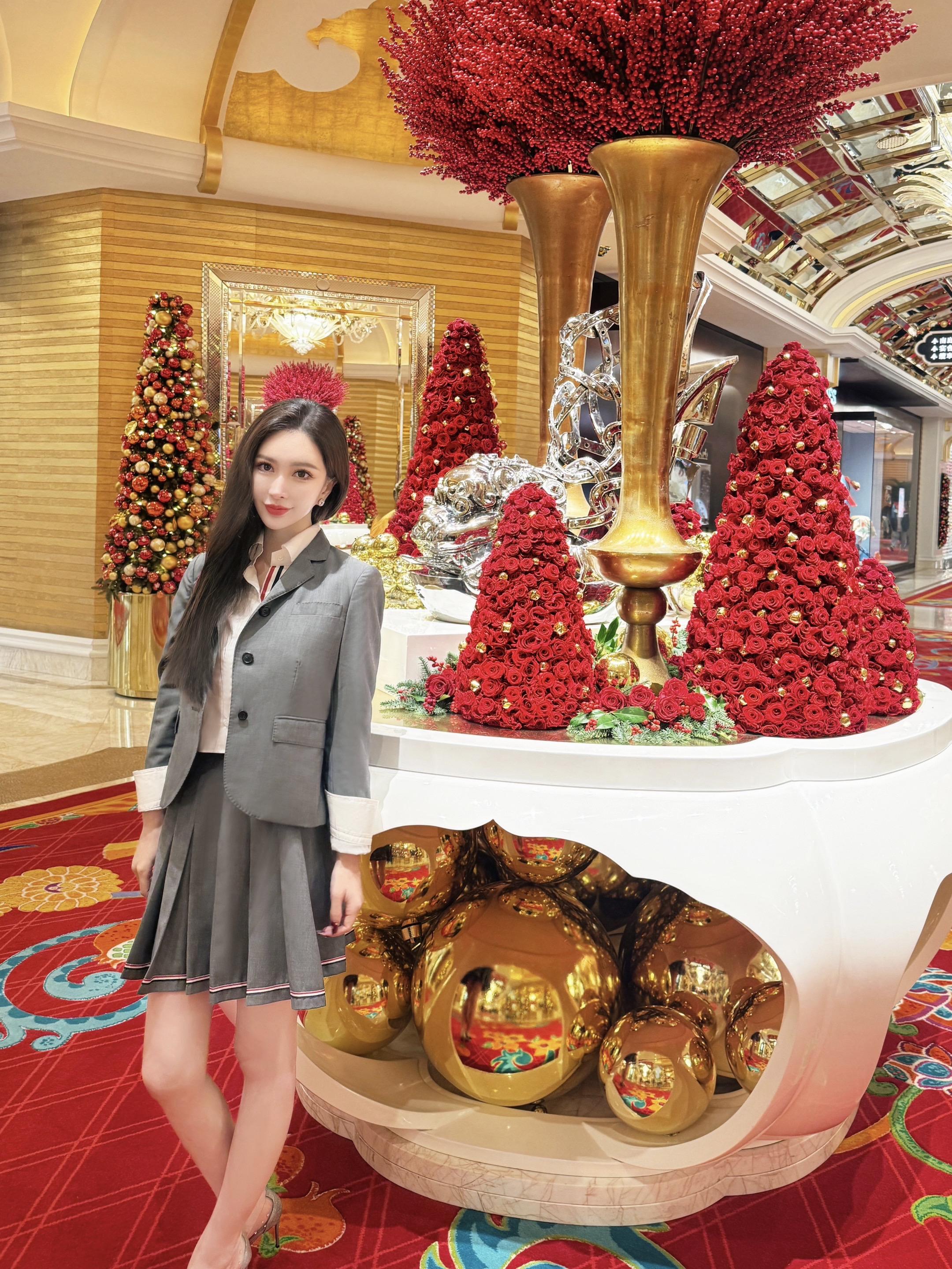 时光斑驳，青春作画～ 澳门的浪漫是红金配色给的✨ 🎄.