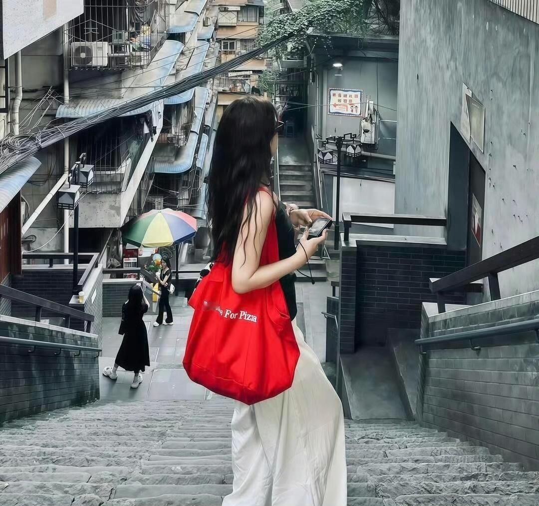 去靠近那些“能见得你好”的人