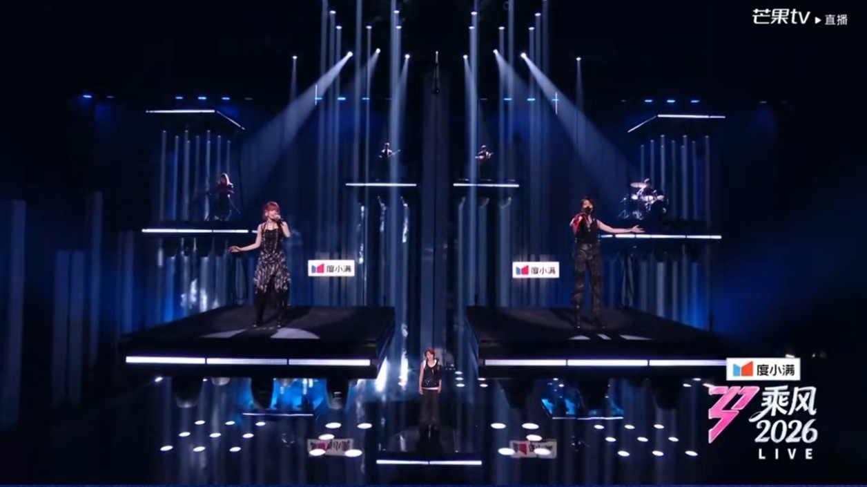 为灿灿的飞速进步喝彩！舞蹈动作干净利落，歌声也更有感染力了！黄灿灿进步好大乘风2