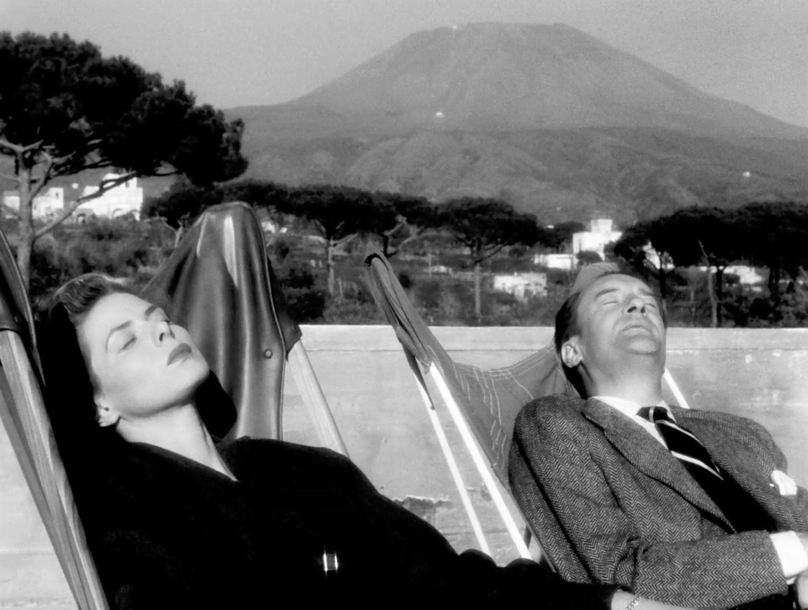 罗贝托·罗西里尼《游览意大利》（1954）里的英格丽·褒曼与乔治·桑德斯[微风]