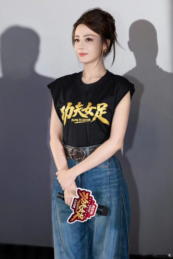 迪丽热巴演了个魔丸很难不爱上迪丽热巴塑造的钰珑，外表张扬叛逆像个小魔丸，内心细腻