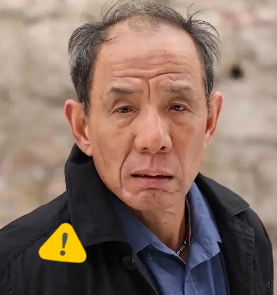 魏宗万的离开，
像一块石头砸在70后、80后的心上。这一个月里，刘洵、蔡元元、刘