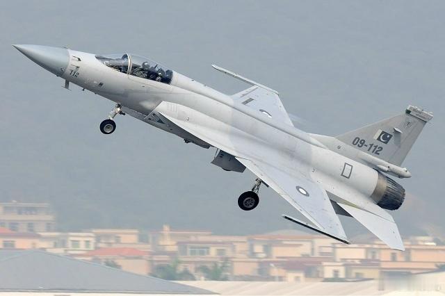 11月20日,巴基斯坦空军确认与未透露姓名的国家签署了关于提供JF-17“雷霆”