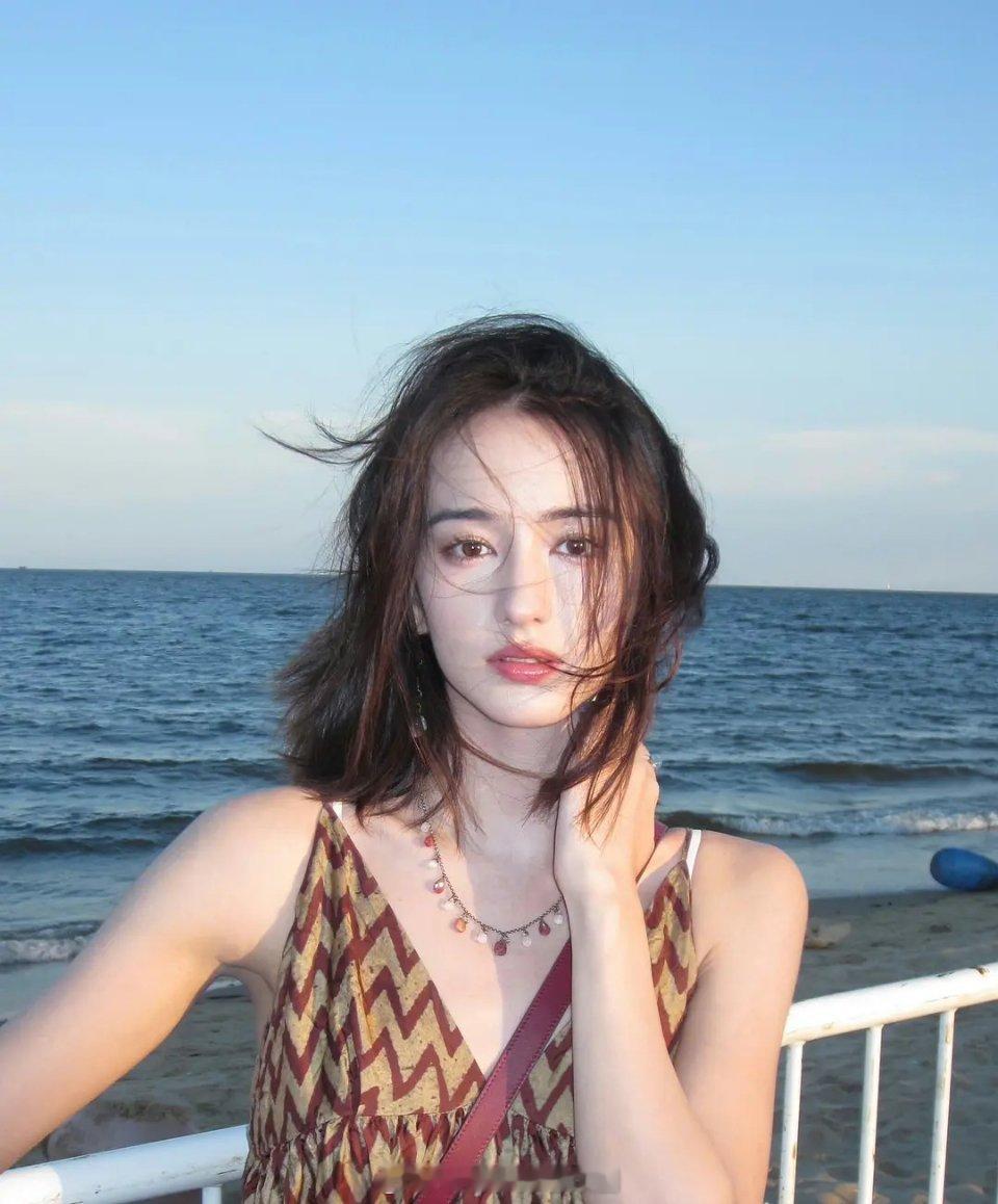 李宛妲最近营业的照片也太美了吧 ​​​