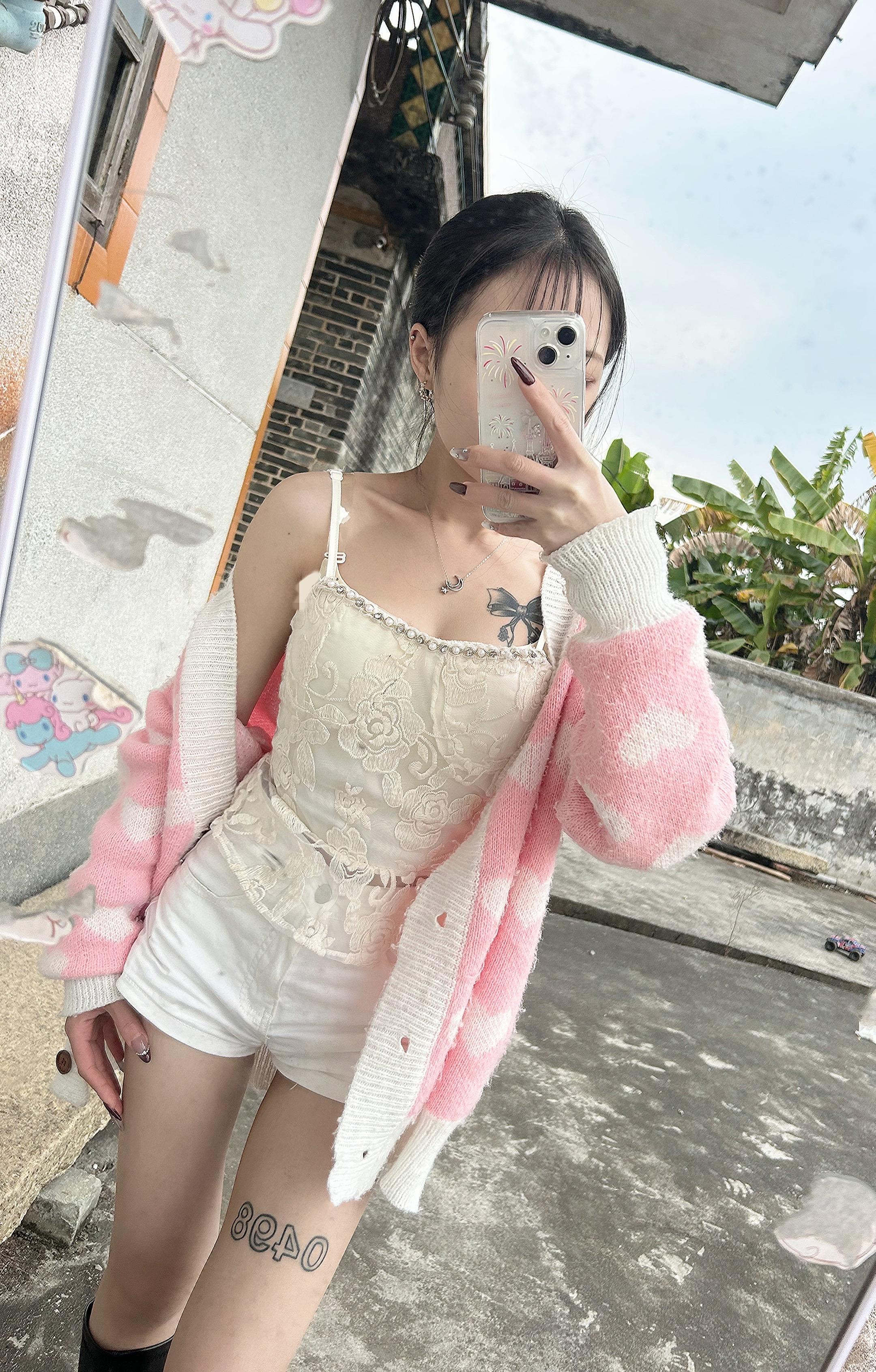 幸福的代价是装傻 是学会不再过问不再约束对方是假装觉得他在你面前是爱你的就够了