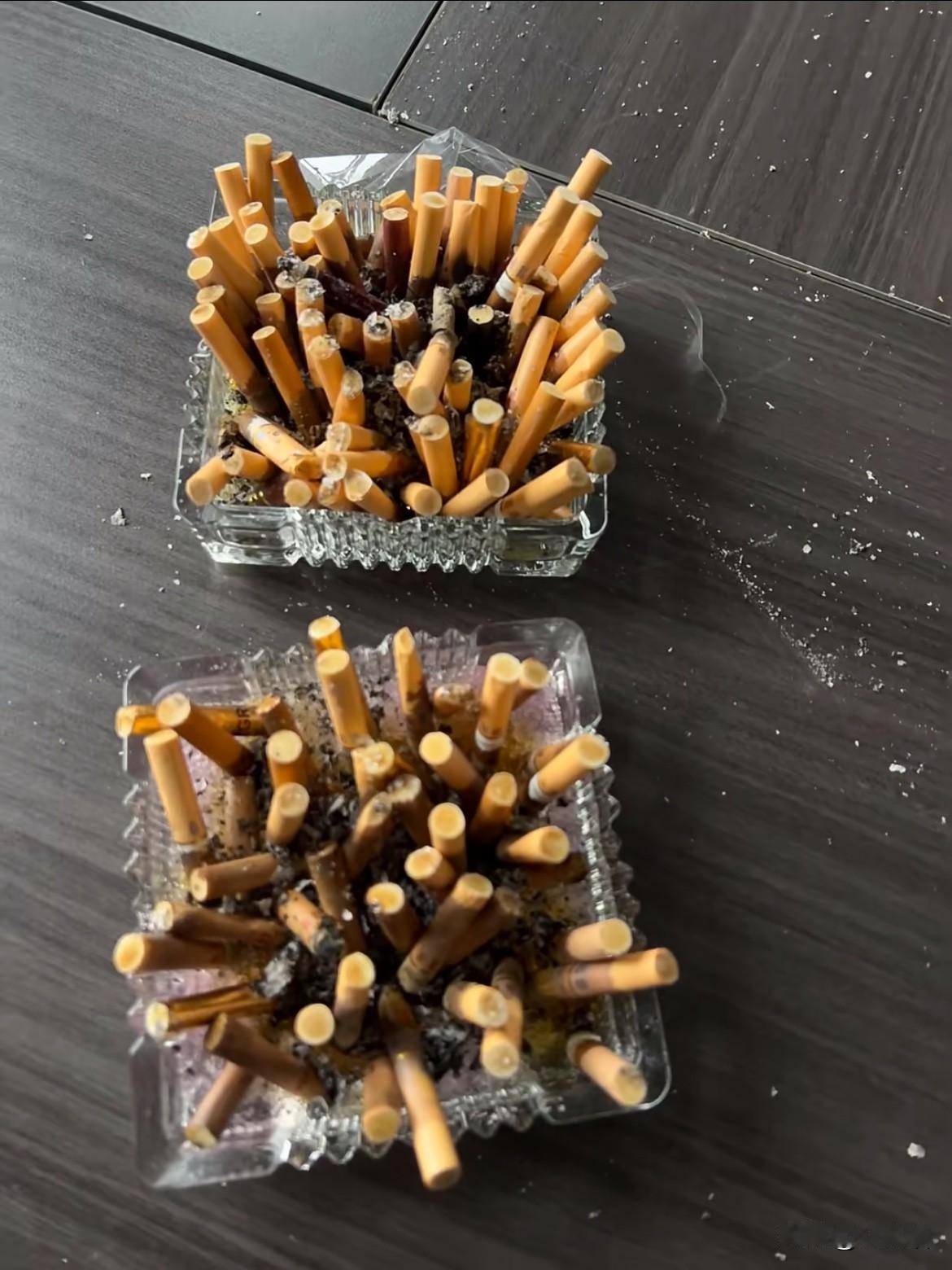 烟酒店冷清不是偶然！
国家全链条整治烟草市场，
10元以下低价烟快绝迹，烟酒这俩