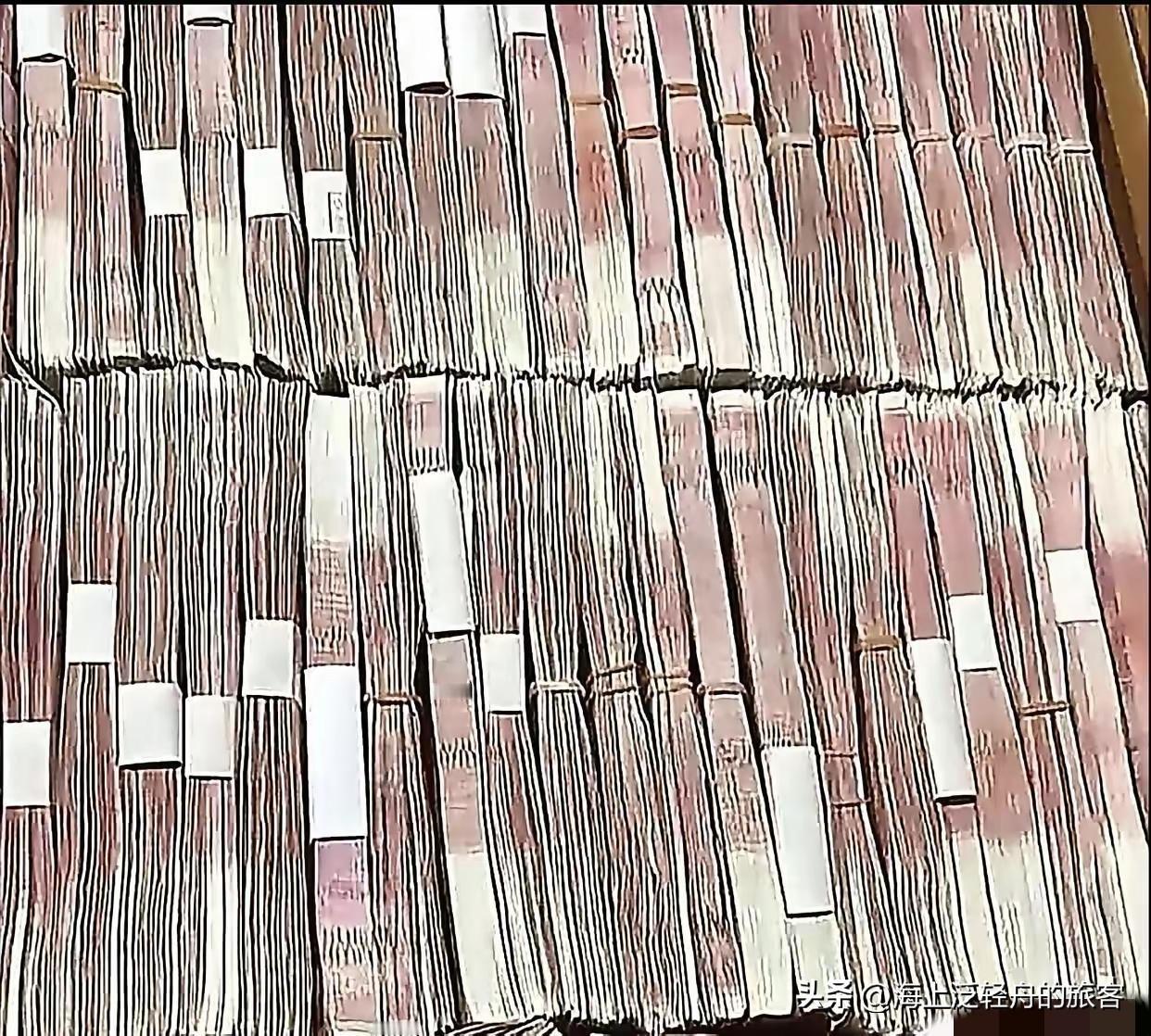 什么叫洗钱?

你明天去买张彩票，中了五百万，按照国家法规要扣20%所得税，实际