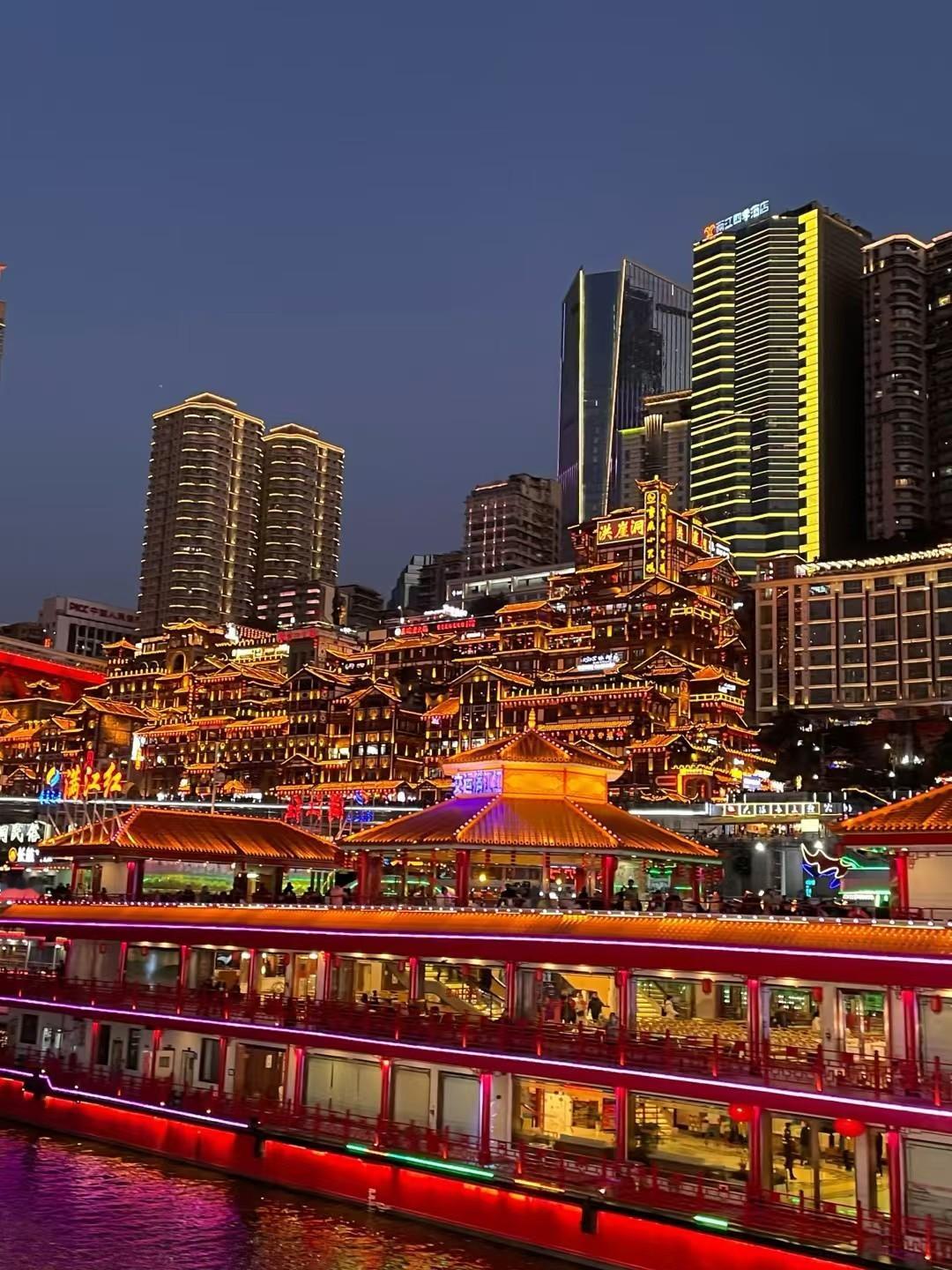 晒出我的年度兴趣一晃眼2025就要翻篇了，突然就想起这一年跑了重庆、景德镇、宜昌